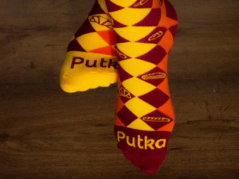 Skarpetki z logo w romby