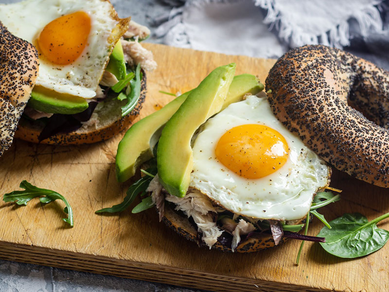 Bajgiel – z czym to się je? Pomysły na bajgle