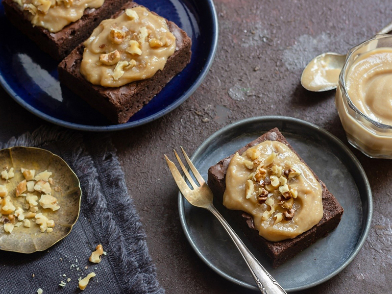 Desery bez pieczenia: jak podać gotowe wypieki?