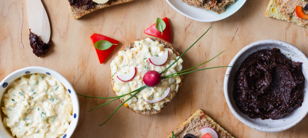 Pasty kanapkowe dla dzieci na przełamanie śniadaniowej nudy