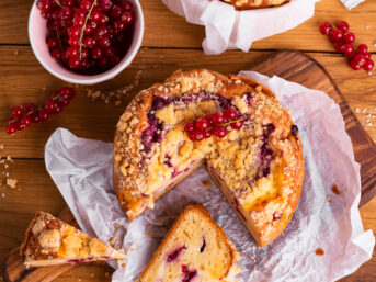 Ciasto Twarogowe z Czerwonymi Porzeczkami 550 g