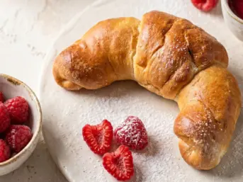 BEZGLUTENOWY Rogal z Budyniem i Maliną 120g